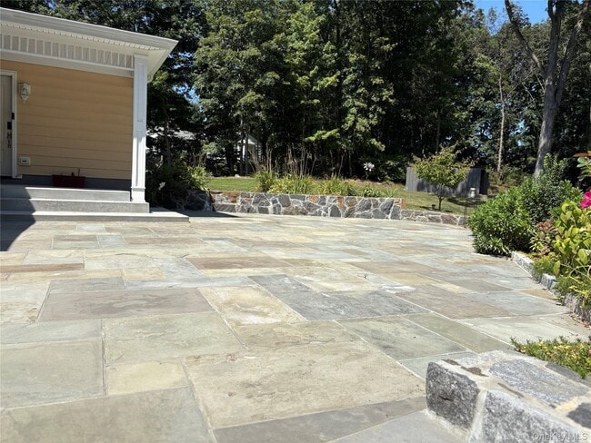 Photo - 193 Chappaqua Rd