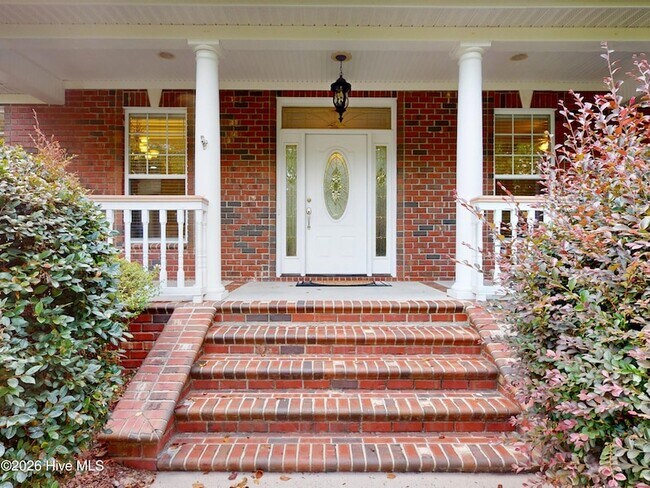 3 Shenecossett Ln