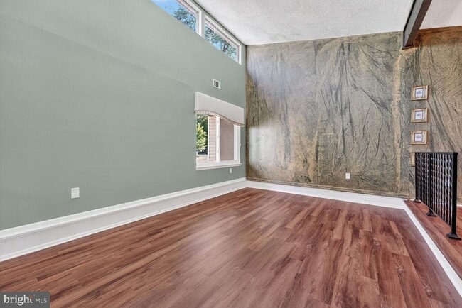 Building Photo - 15563 Peach Walker Dr Rental