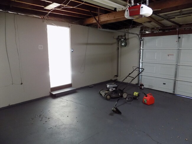 Photo - 2505 Maplewood Dr