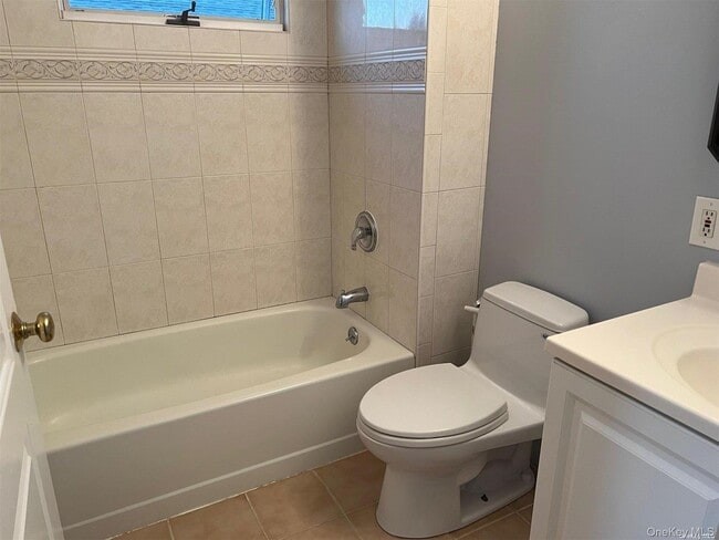 Photo - 563 Neptune Blvd Unit Upper