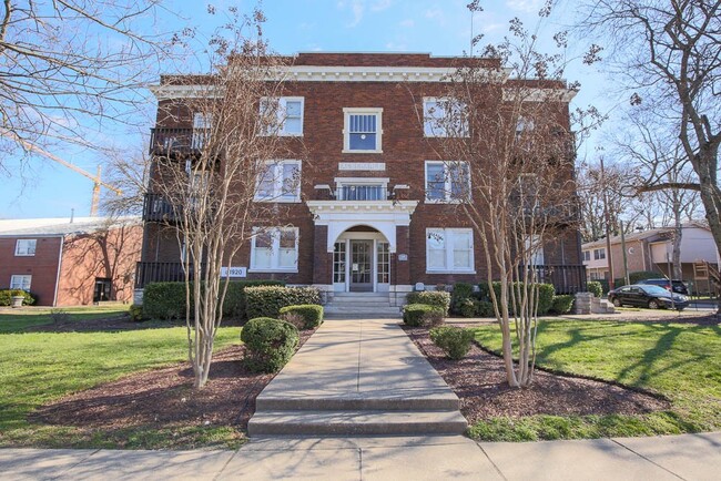 Photo - 2120 Belmont Blvd Townhome