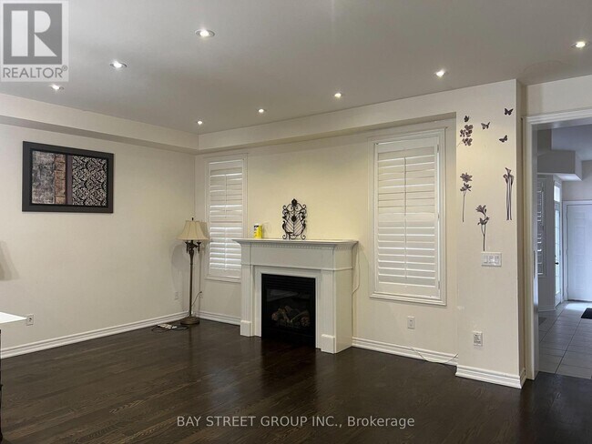 Photo - 571 Sixteen Mile Dr