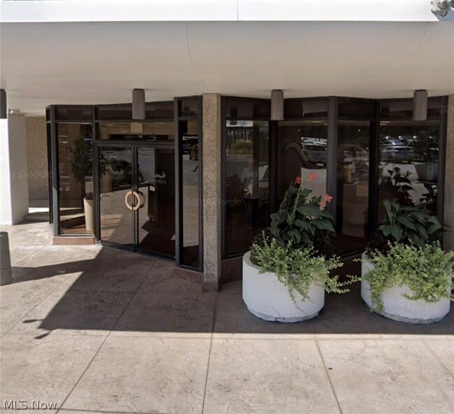 Building Photo - 12700 Lake Rd Unit 708