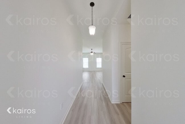 Photo - 204 Foggy Ln