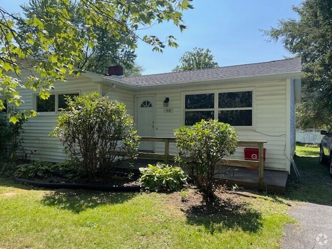 Building Photo - Charming 2-bed 1-bath Duplex Rental