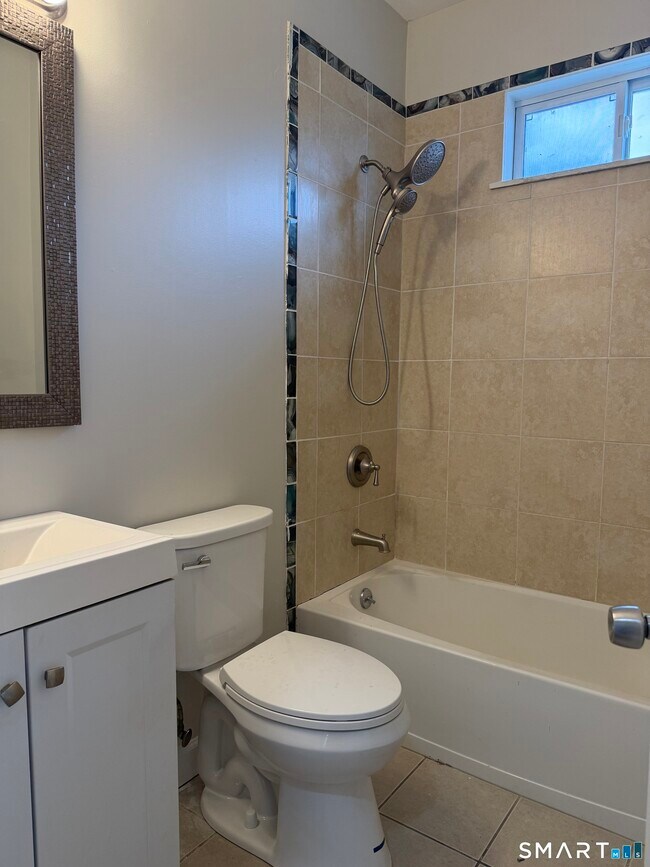 Photo - 162 Martin St