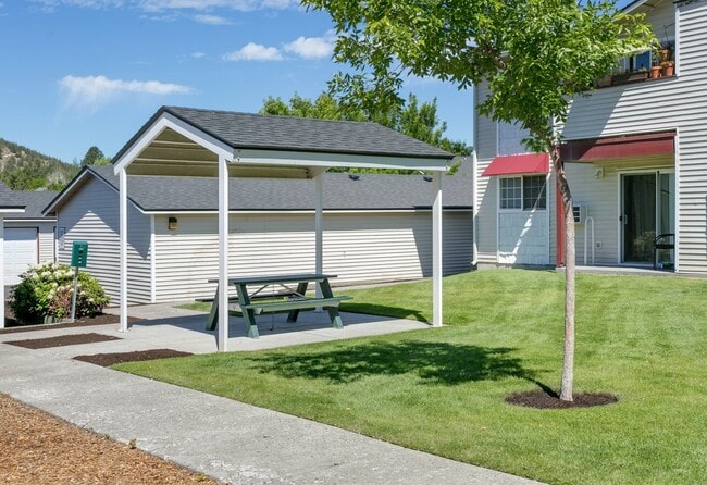 Cedarwest Apartments