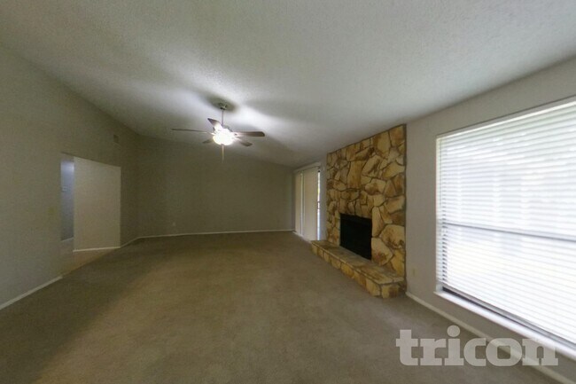 8338 Knotts Landing Dr E