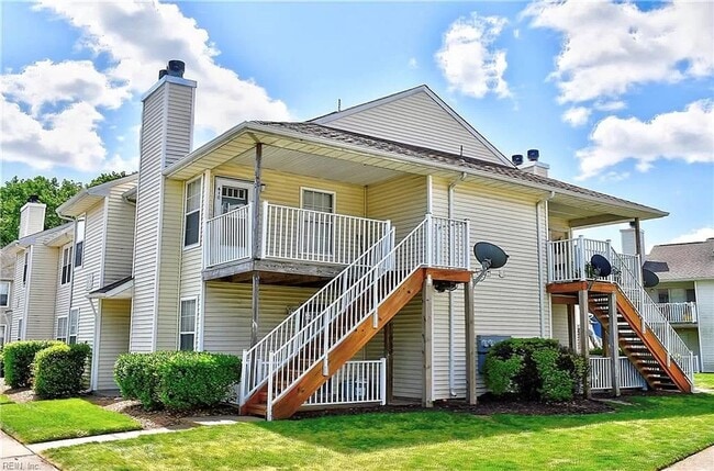 Building Photo - ***2 BED Condo/Downstairs unit/ W,S&T INCLUDED!!