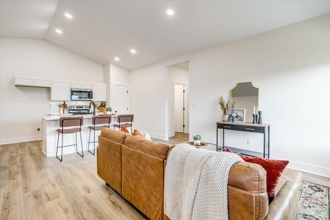 Photo - 607 Briarbrook Ln