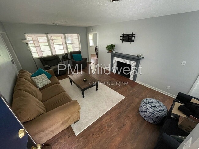 Photo - 2920 Highwoods Dr E