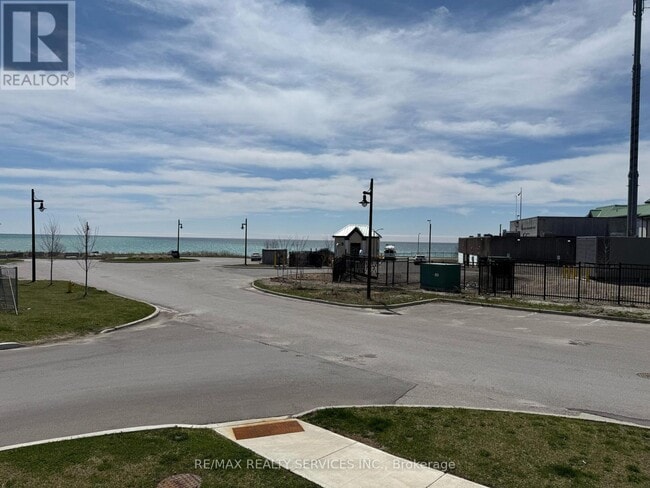Photo - 50 Lakebreeze Dr Unit 229
