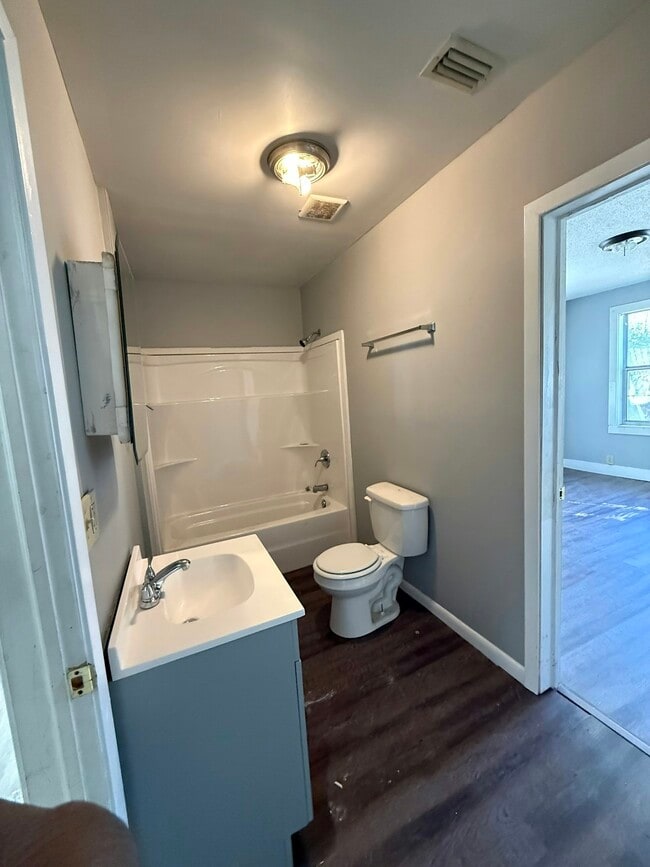 Photo - 1161 McRae Ave