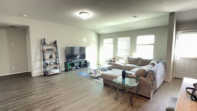 Photo - Welcome to your beautiful 4 bedroom, 2 bath home located in Bixby!