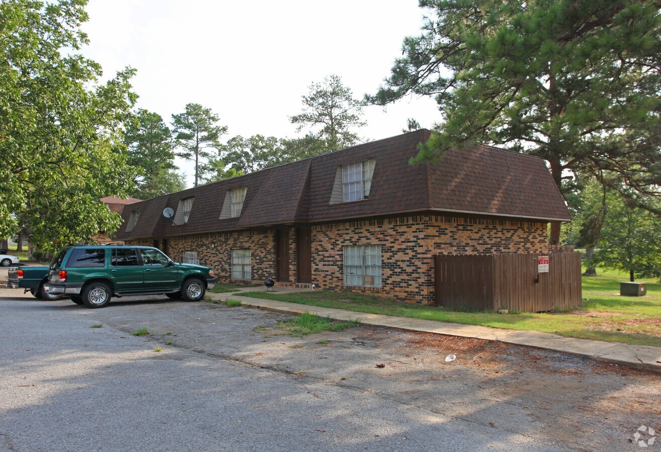 Photo - 800 Dakota Rd Apartments