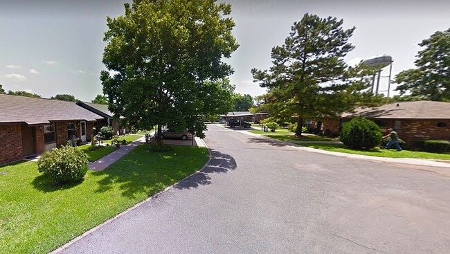 Photo - 1020 Laura McLean Ln