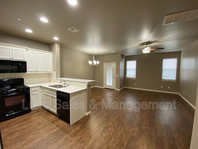 799 SW 14th St