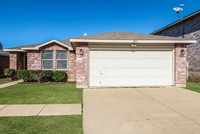 Building Photo - 4012 Irish Setter Dr