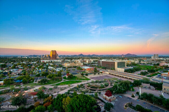 Photo - 200 W Portland St Unidad 820