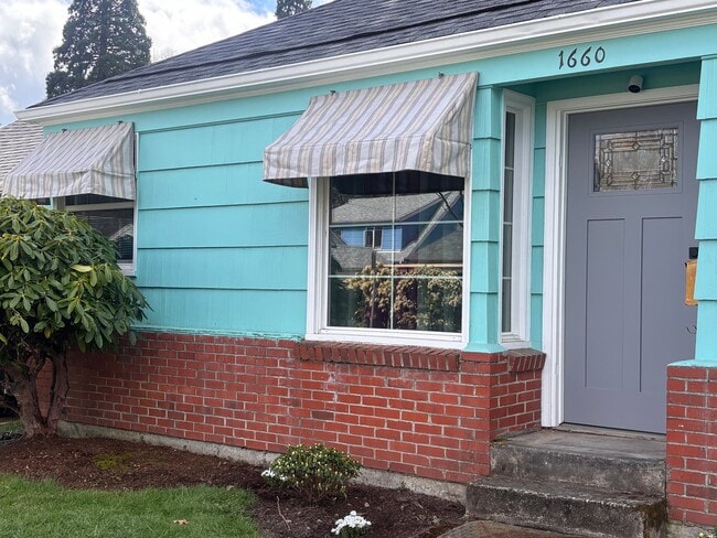 Photo - 777 NW 9th St