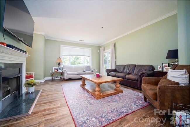 Photo - 5609 Fairview Rd