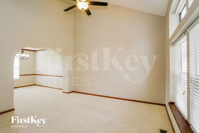 Photo - 3699 Fox Hunt Trail