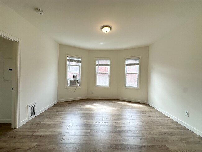 Photo - 72 Easton St Unit 2