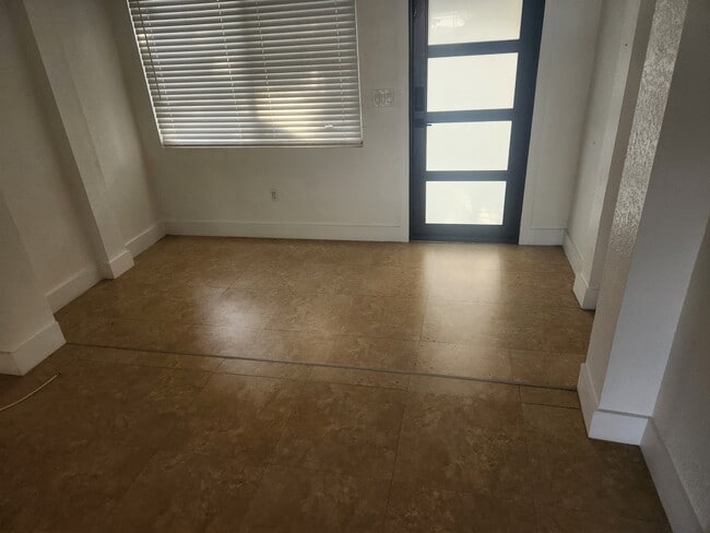 Photo - 14721 Pierce St