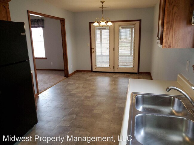 Photo - 3 br, 2 bath House - 2101 Osage Dr