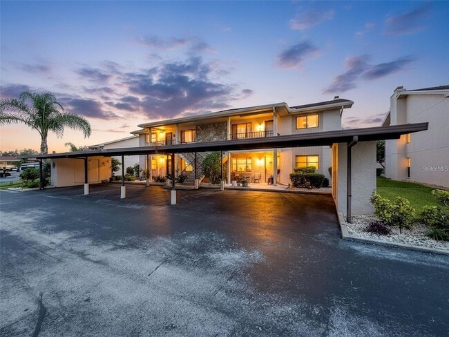 Building Photo - 9981 Eagles Point Cir Unit 4