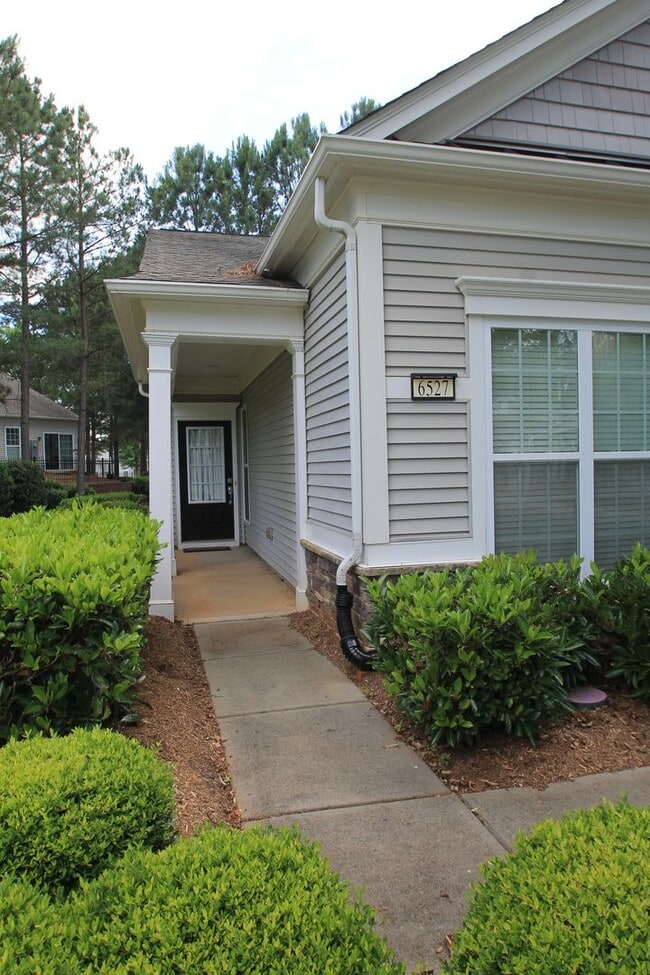 6527 Carolina Commons Dr
