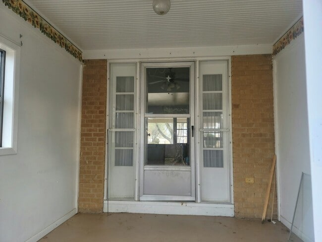 Photo - 2109 S Parkwood Ln