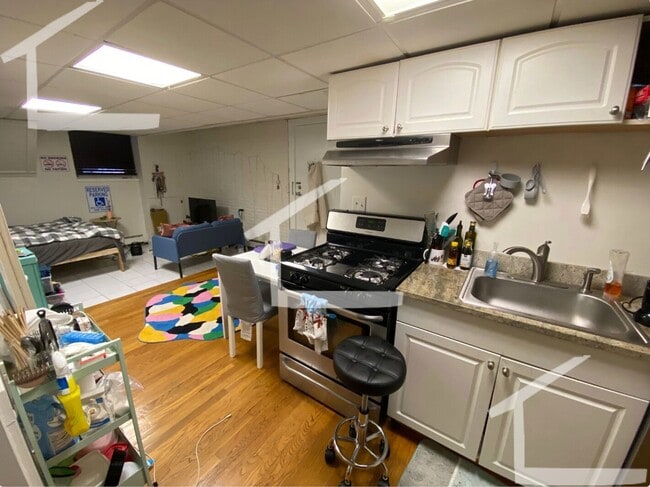 Photo - 32 Irving St