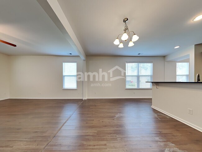 Photo - 285 Oglethorpe Cir