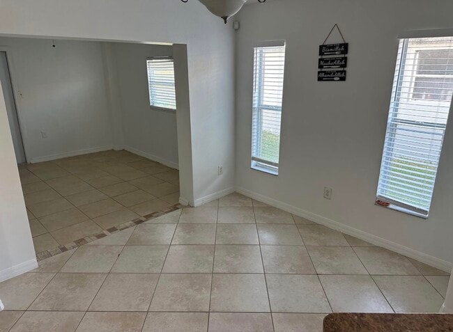 Photo - 160 Sura Blvd