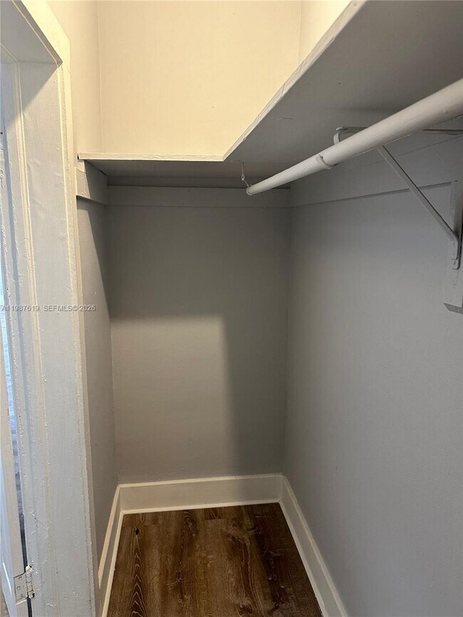 Photo - 1053 SW 2nd St Unit 2