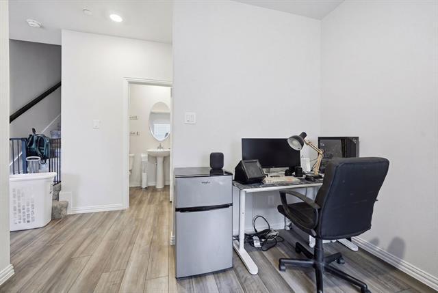 Photo - 224 Monarch Wy