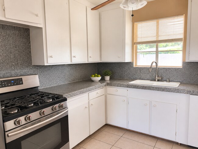 Photo - Open house 7/17/26 Open from 4:30 - 5:30PM- RENT REDUCTION!  WALK TO - ASU AREA .  Remodeled 5 Be...