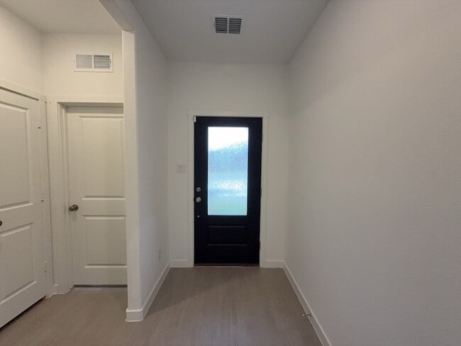 Photo - 537 Ml Trce Wy