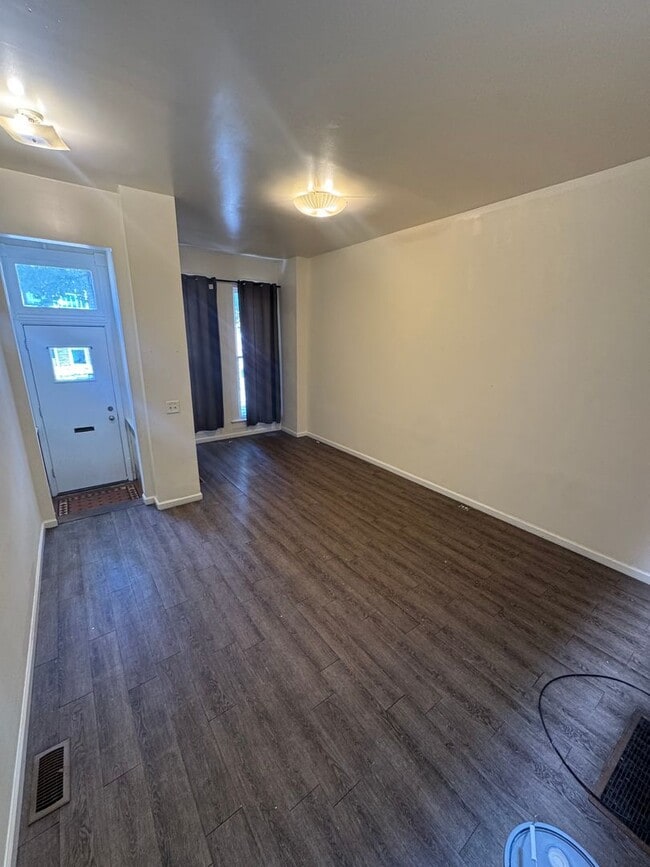 Building Photo - 2304 Ruskin Ave Rental