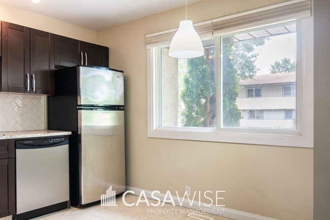 3111-3138 138 Ave NW
