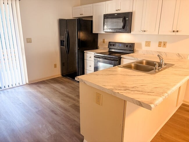 Photo - 51 Candlewyck Unit 51 Candlewyck