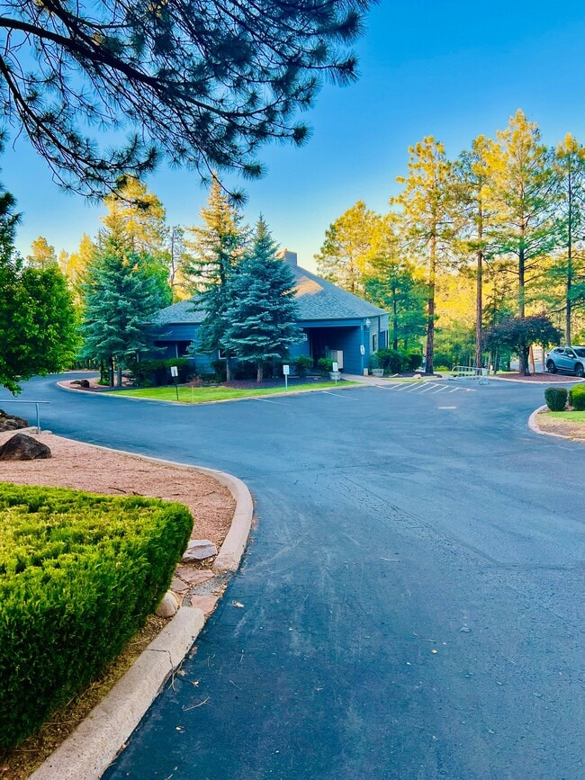 2700 S White Mountain Rd