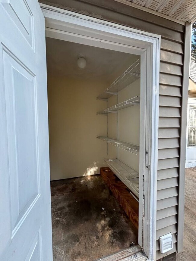 Photo - 3 Bedroom, 2 bath house with community pool