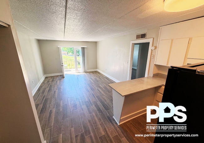 Building Photo - 1040 Sandtown Rd SW