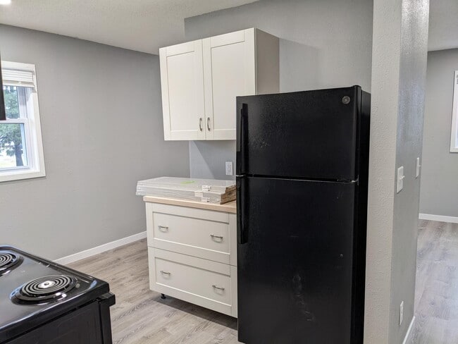 Photo - 105 Ludland Dr