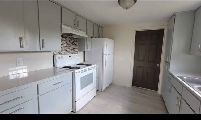 Photo - 41786 W Expressway 83