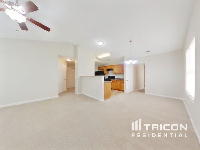 Photo - 172 Greystone Cir