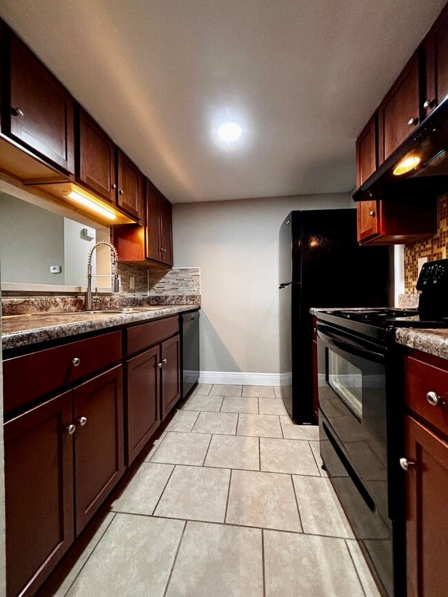 Photo - Newly Renovated 2-Bedroom Apartment in Serene Kettering – Schedule a Tour Today! Unit 4420 Flowerdale, Apt C